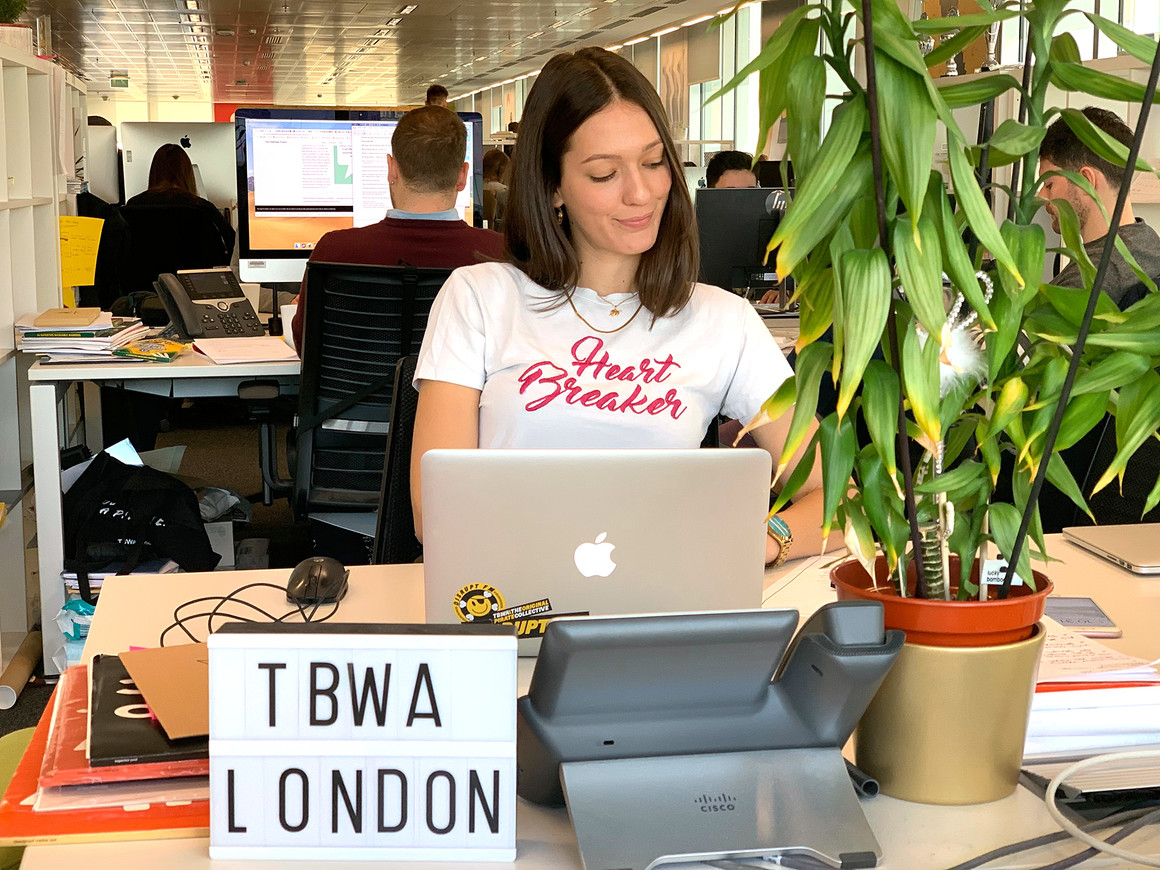 Gémina GIL-FLORES Directrice artistique junior chez TBWA London